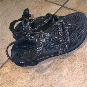 Black Strappy chacos